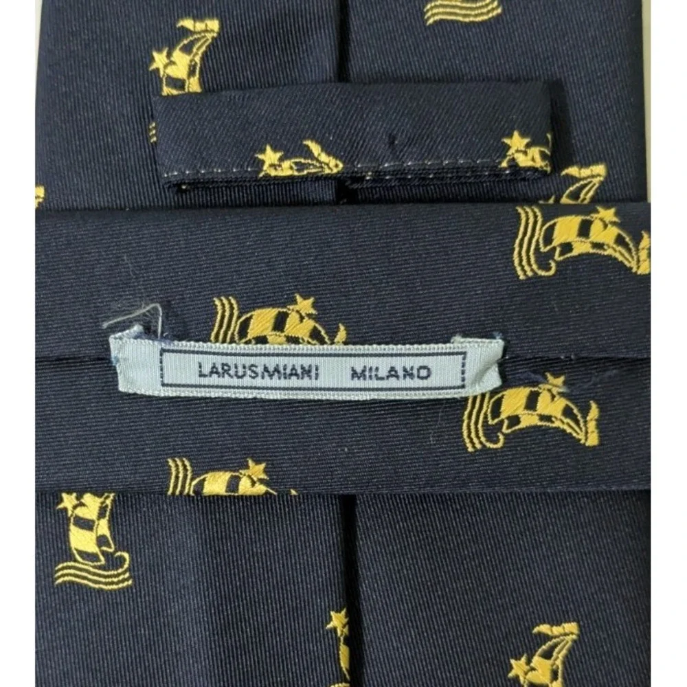 LARUSMIANI Milano Navy Blue w/Yellow Sailboats Silk Tie Hand Made France 56x3.75